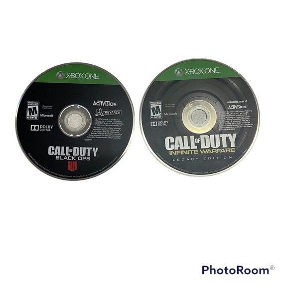 Call of duty 2 disc Xbox one games black ops and infinite warfare legacy - Picture 1 of 2